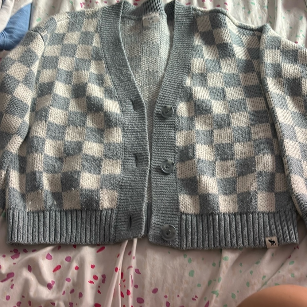 ABERCROMBIE SWEATER!!